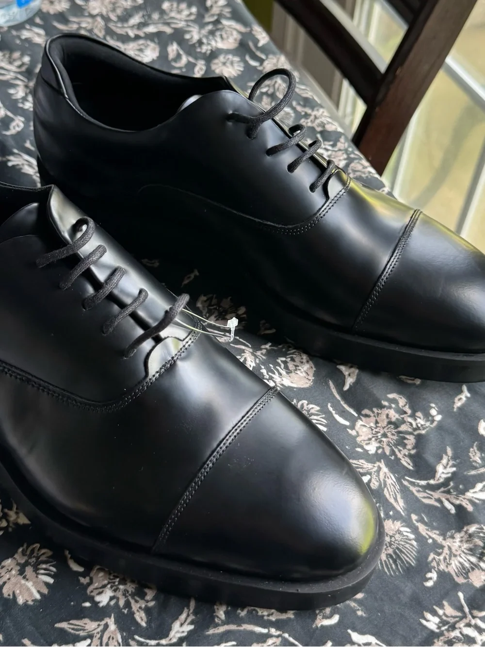 Classic Black Leather Derby Shoes - Timeless Lace-Up Oxfords